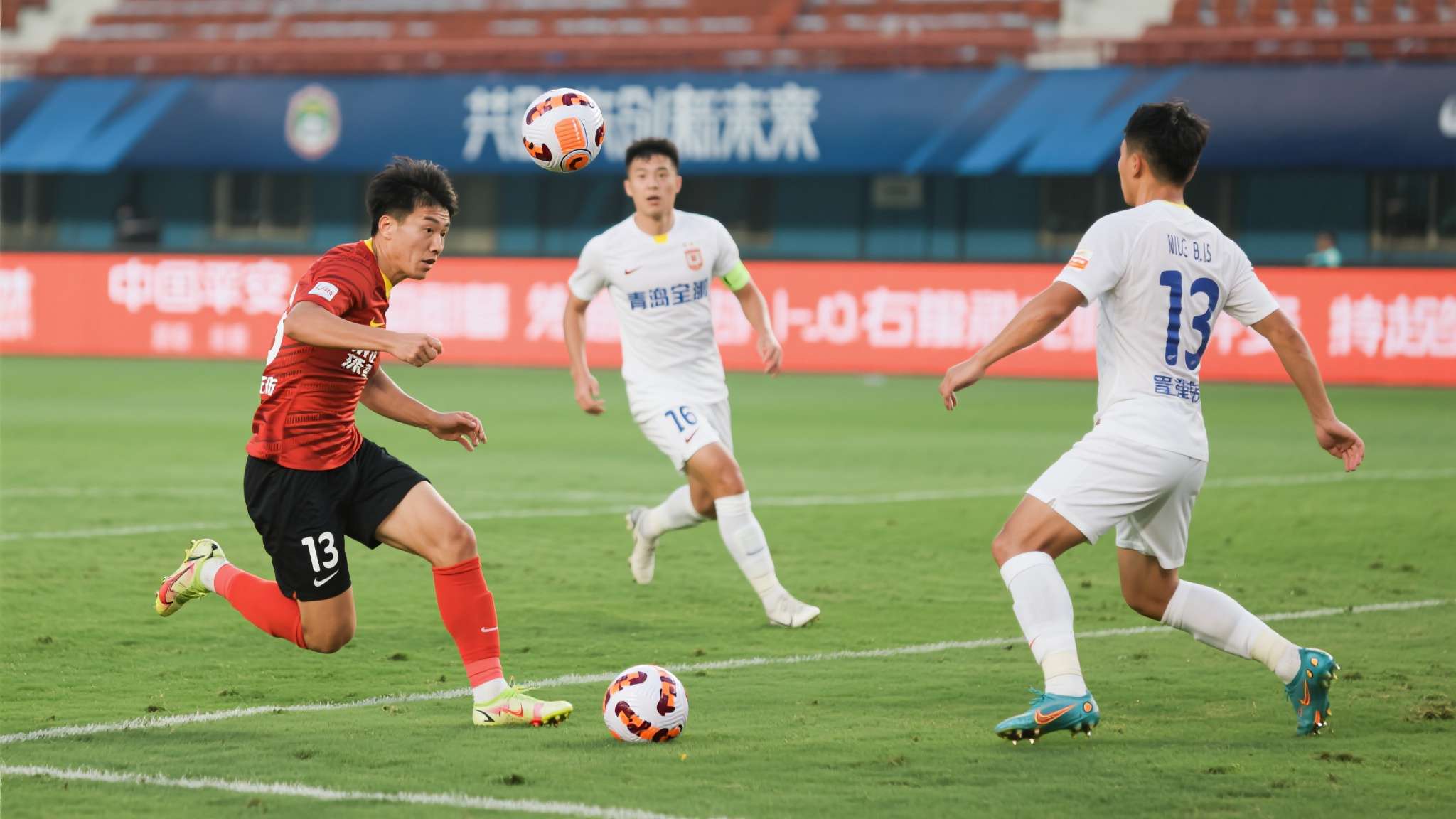五外援难破铁桶阵！青岛西海岸1-1河南，进攻乏力困局何时解？